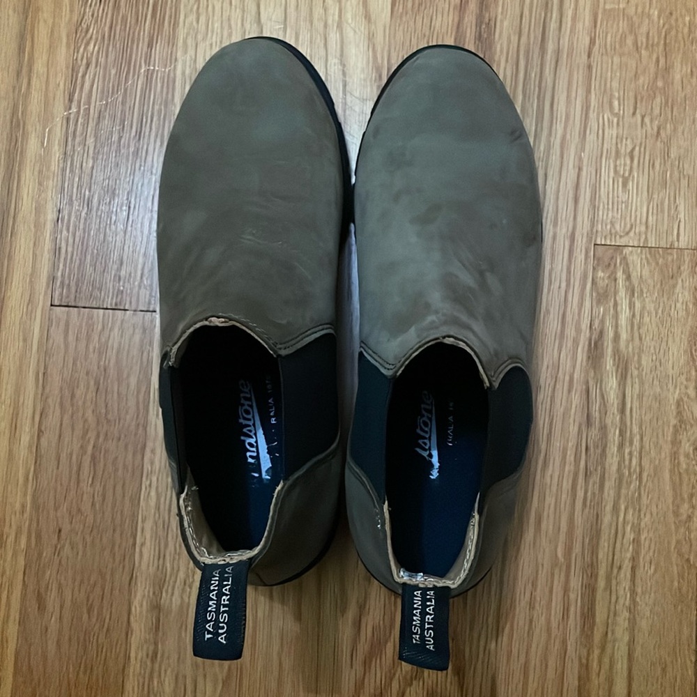 Women’s Blundstone Ankle Chelsea Boots, Size 9.5